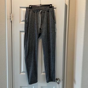 Men’s Vuori jogger, heather gray, size M